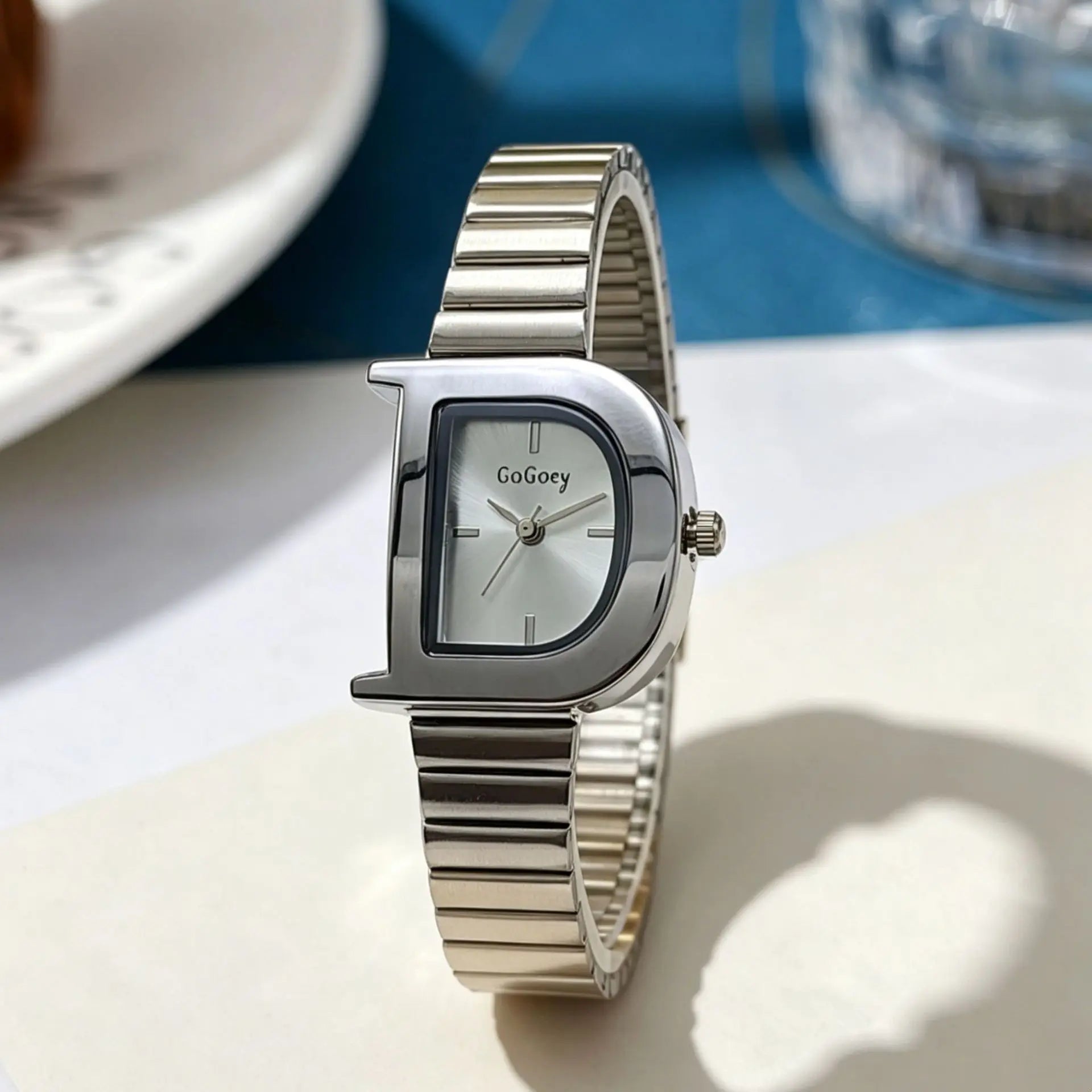 Women's Vintage D-Shaped Bamboo Knot Personalized Quartz Wristwatch