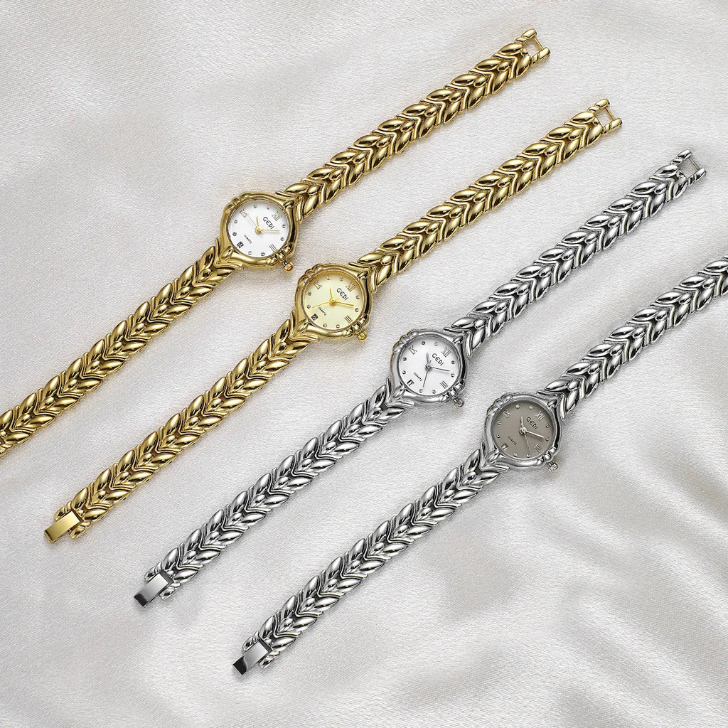 Women's Elegant Oval Quartz Watch — Stylish Alloy Bracelet with Adjustable Clasp