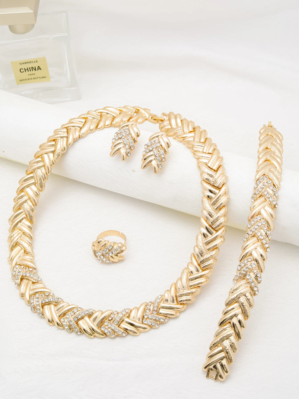 Women's Dubai 18K Gold Plated Luxury Jewellery Set — Necklace, Earrings, Bracelet & Ring