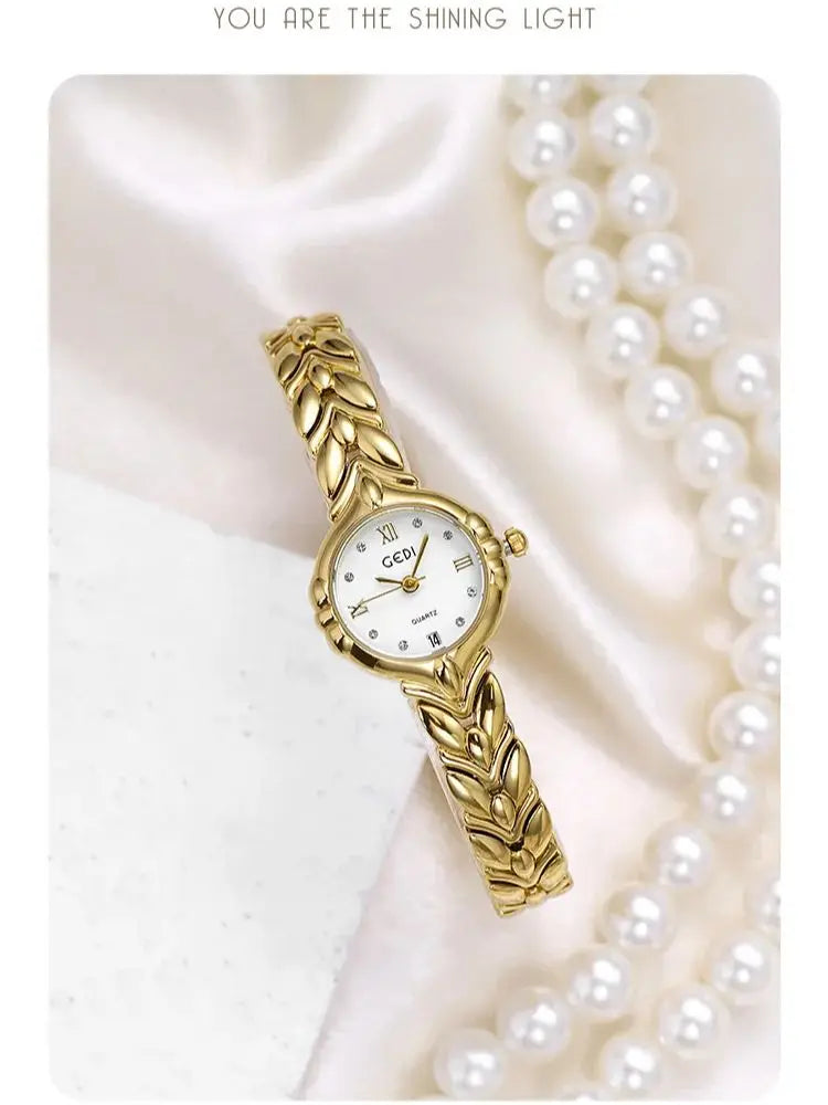 Women's Elegant Oval Stylish Alloy Bracelet Adjustable Clasp Quartz Watch