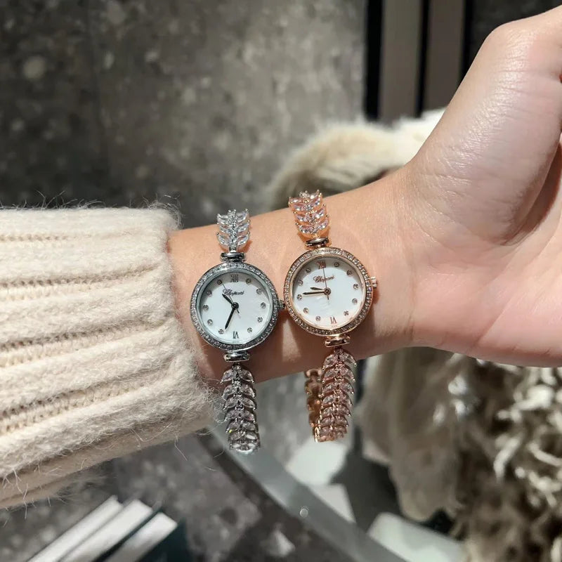 Women's Crystal Claw-Setting Luxury Quartz Jewelry Bracelet Wristwatch