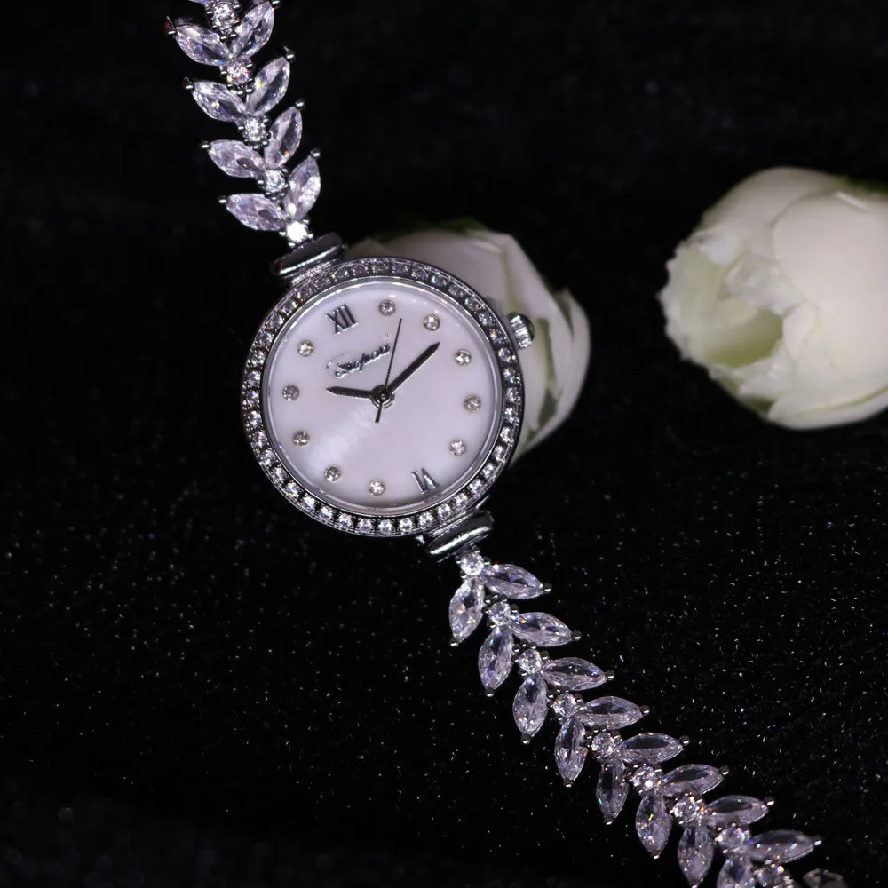 Women's Crystal Claw-Setting Luxury Quartz Jewelry Bracelet Wristwatch