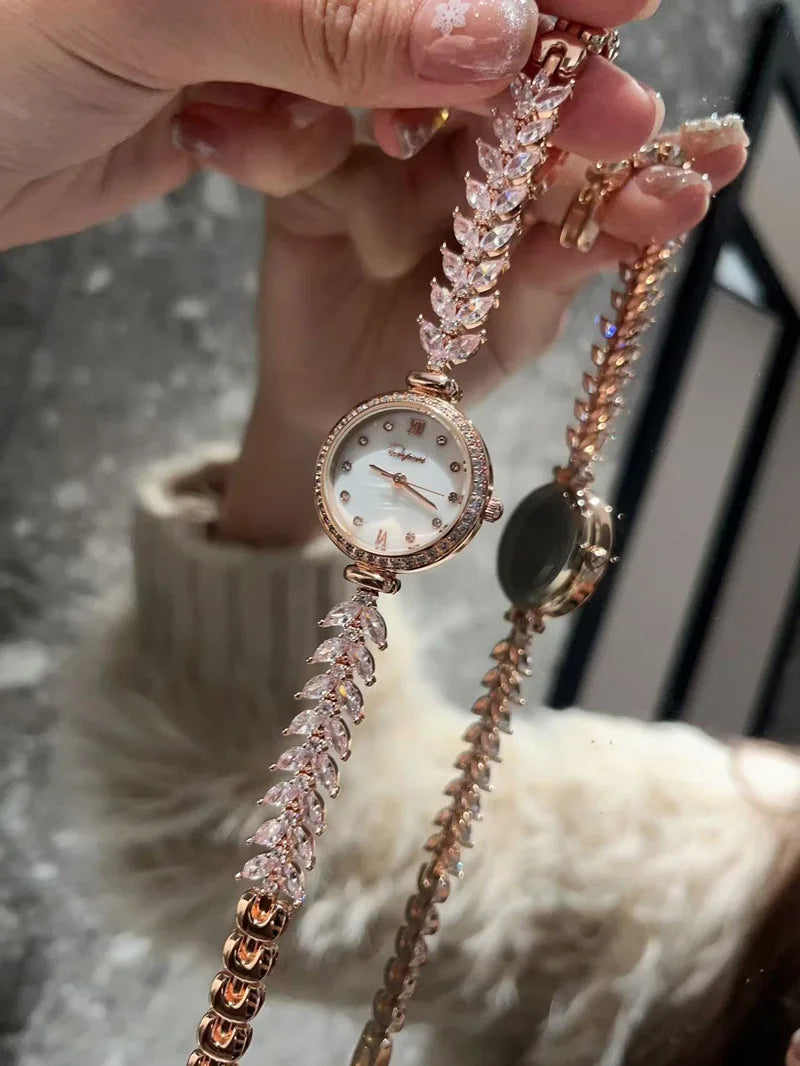 Women's Crystal Claw-Setting Luxury Quartz Jewelry Bracelet Wristwatch