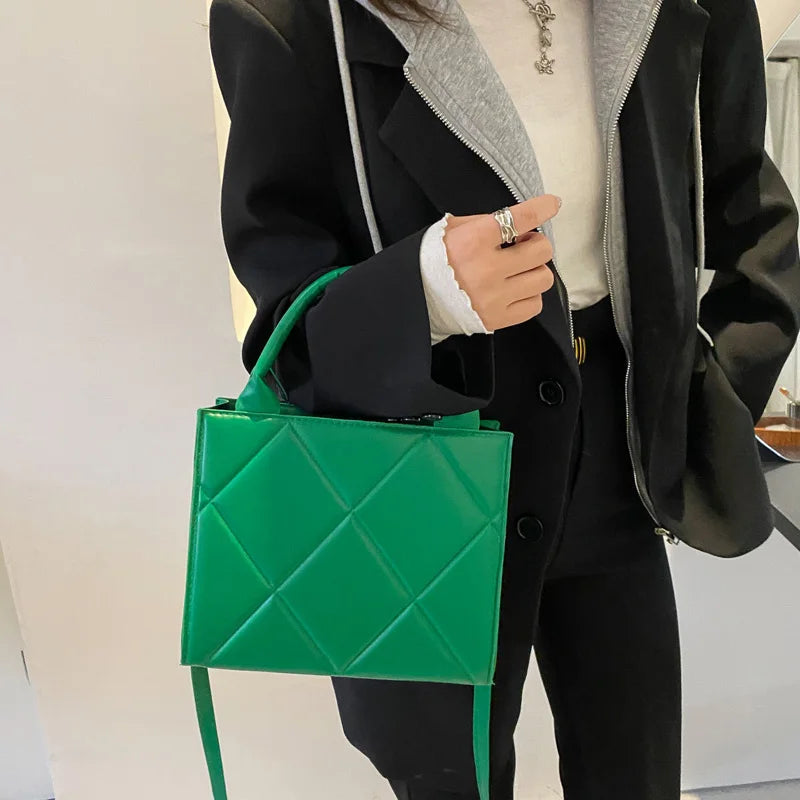 Women's Large Capacity Plaid Crossbody Shoulder Bag — Casual Fashion Tote Gift