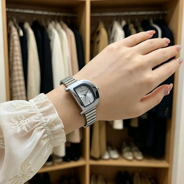 Women's Vintage D-Shaped Bamboo Knot Personalized Quartz Wristwatch